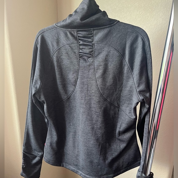 Women’s L Grey casual/workout sweater. - Picture 2 of 6